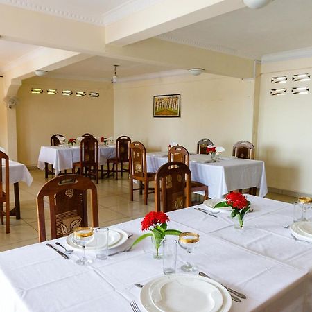 Hotel Melrose Sambava Extérieur photo