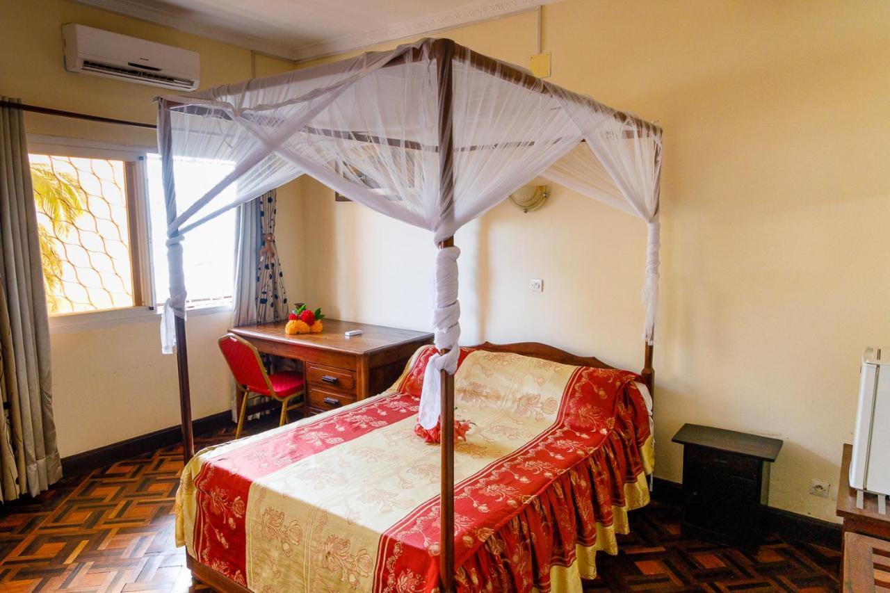 Hotel Melrose Sambava Extérieur photo
